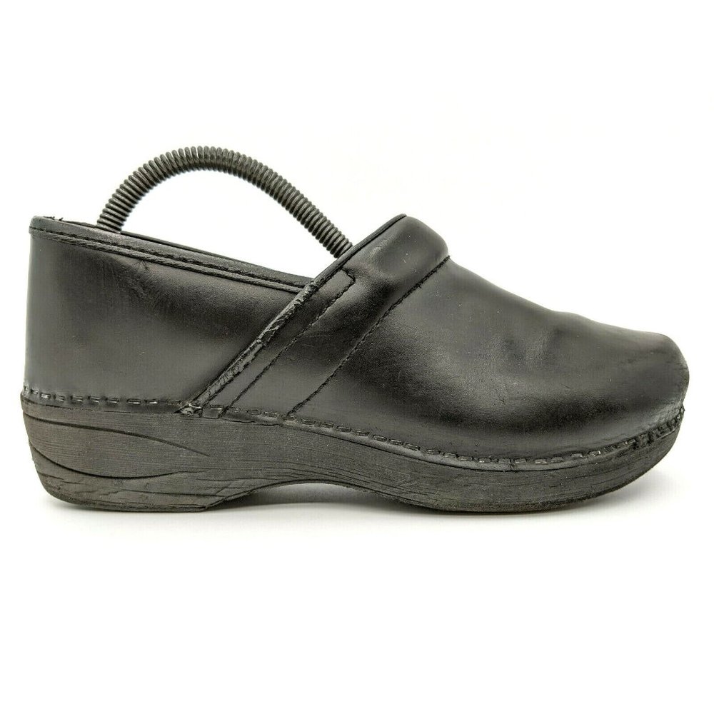 Dansko Pro Xp 2.0 Nursing Clogs